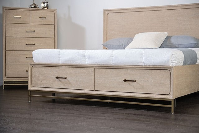 Sandnes Light Oak Eastern King Bed w/ FB Storage