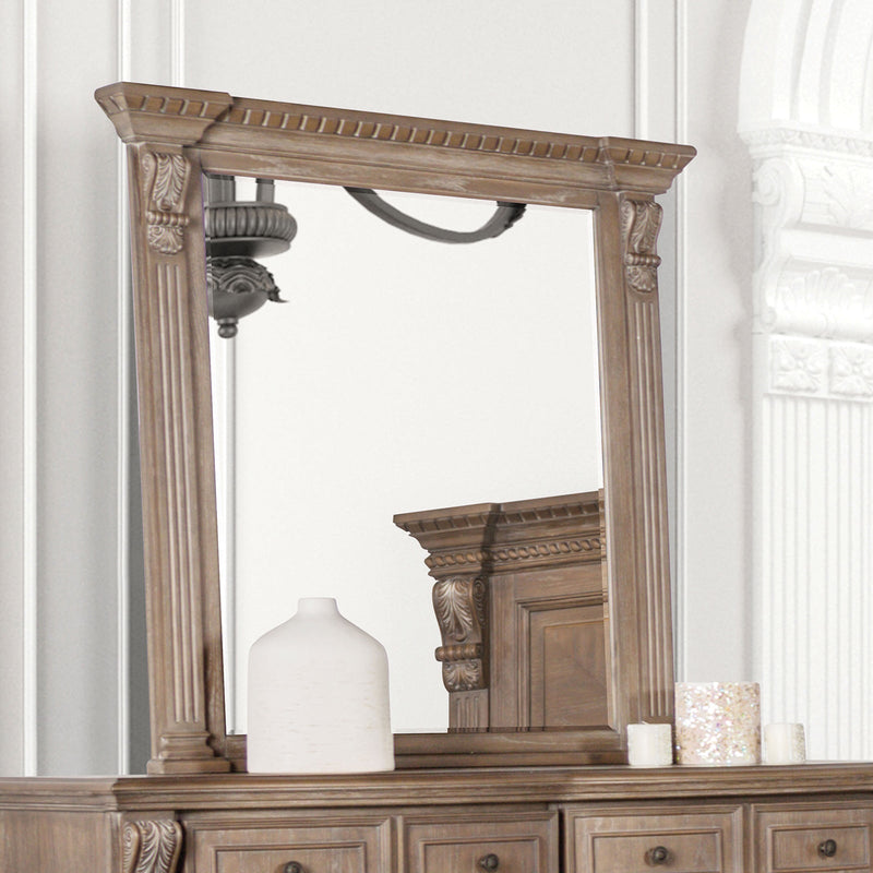 Sevenoaks Weathered Oak 5 Pc. Queen Bedroom Set w/ Chest