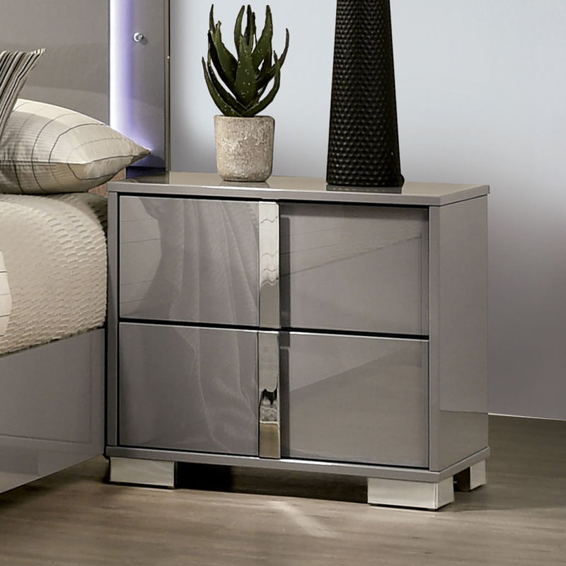 Sinistra Beige Queen 5 Piece Bedroom Set w/2 Nightstands