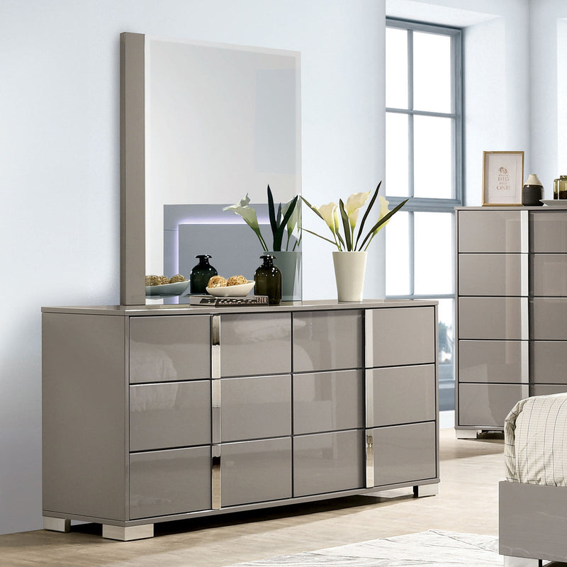 Sinistra Beige Queen 5 Piece Bedroom Set w/Chest