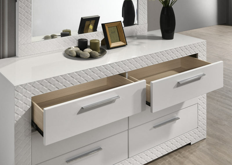 Whitby White Queen 4 Piece Bedroom Set