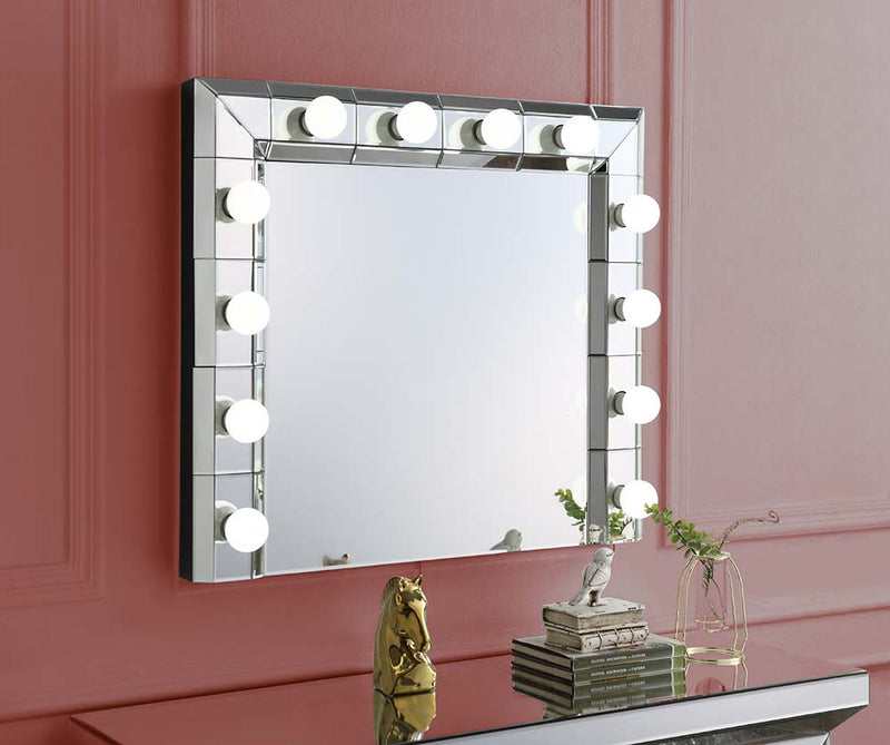 Dominic Decor