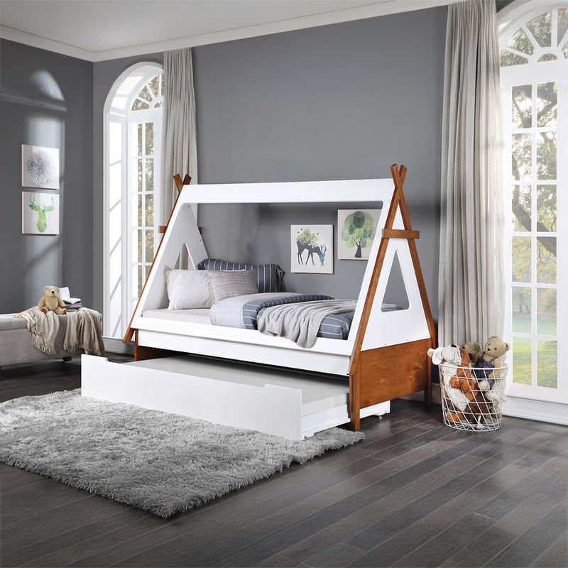 Loreen Bed