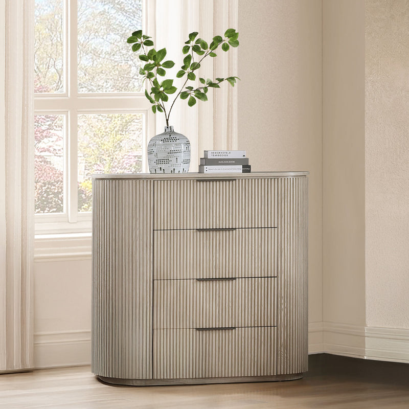 Leanna Chest