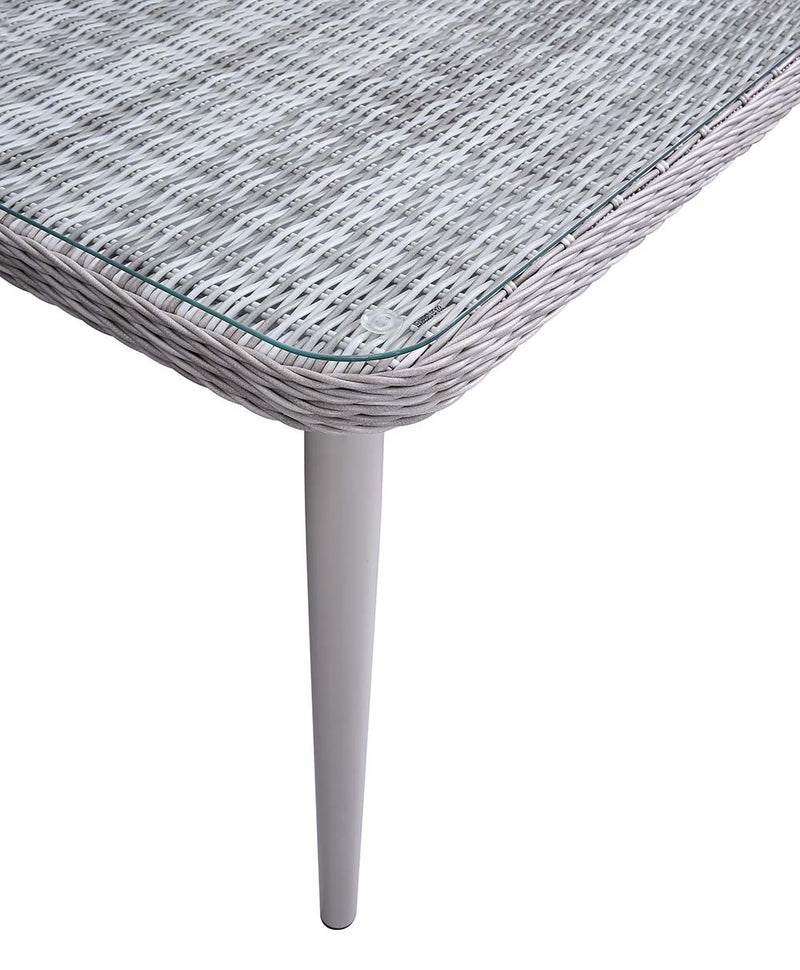 Jenneva Patio Dining